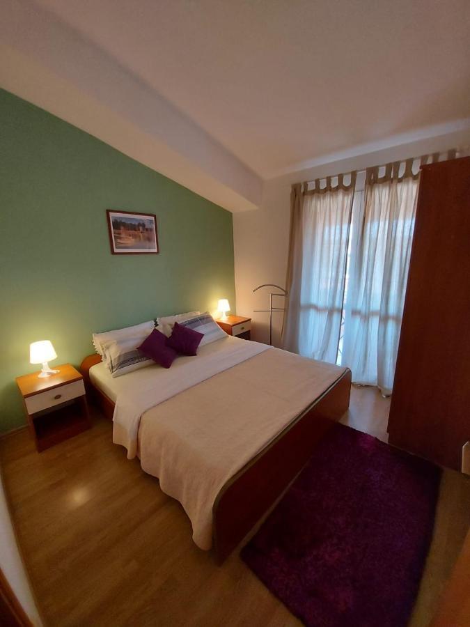 Apartments Tomic Biograd Na Moru Exteriör bild