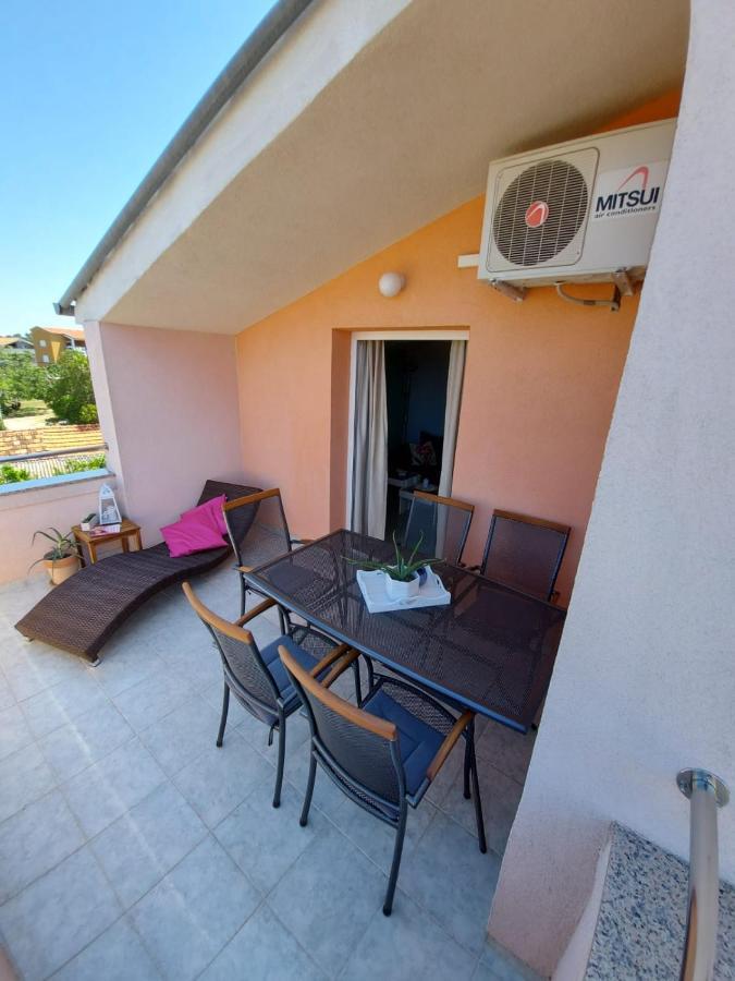 Apartments Tomic Biograd Na Moru Exteriör bild