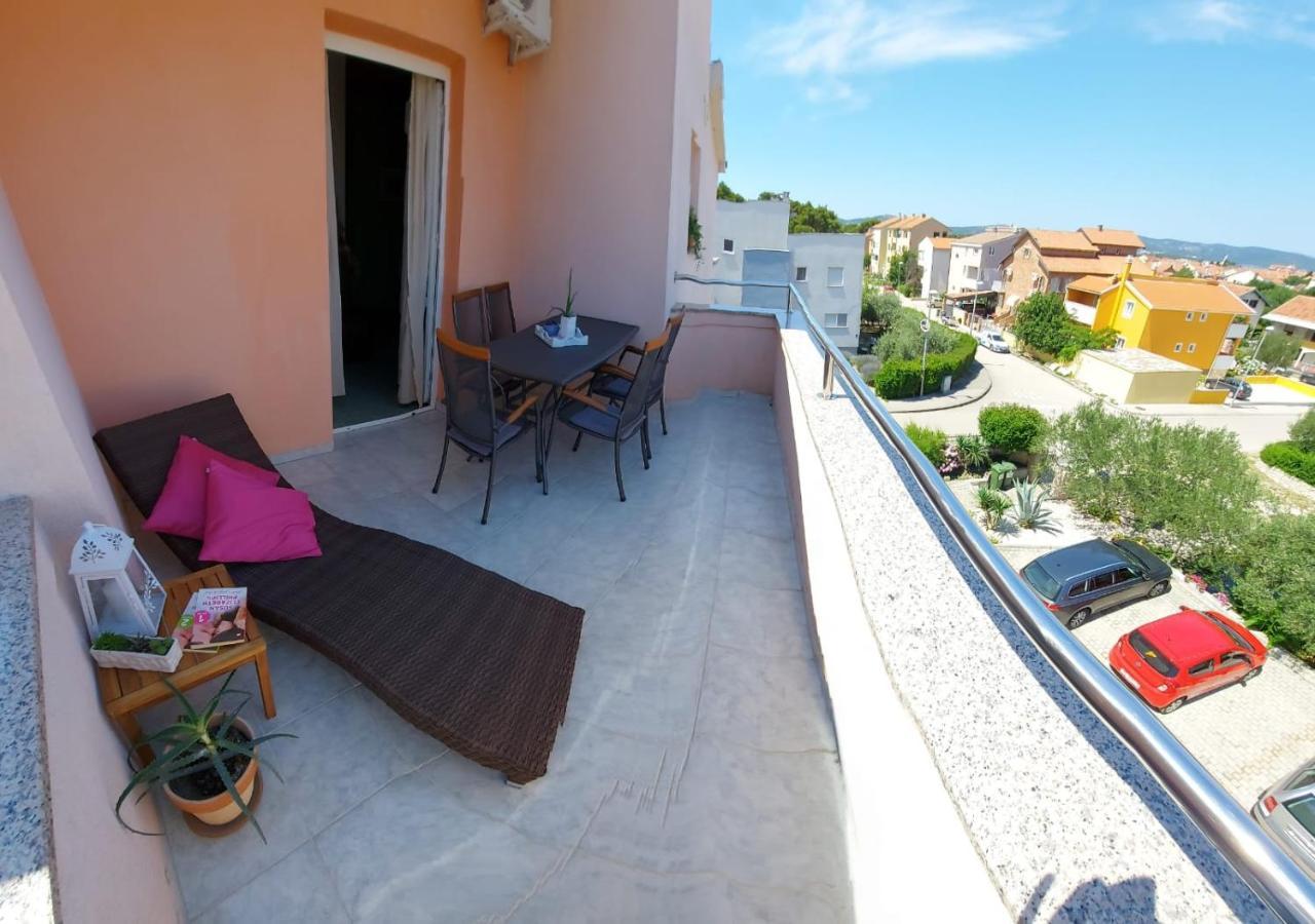 Apartments Tomic Biograd Na Moru Exteriör bild