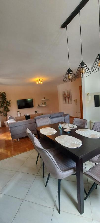 Apartments Tomic Biograd Na Moru Exteriör bild