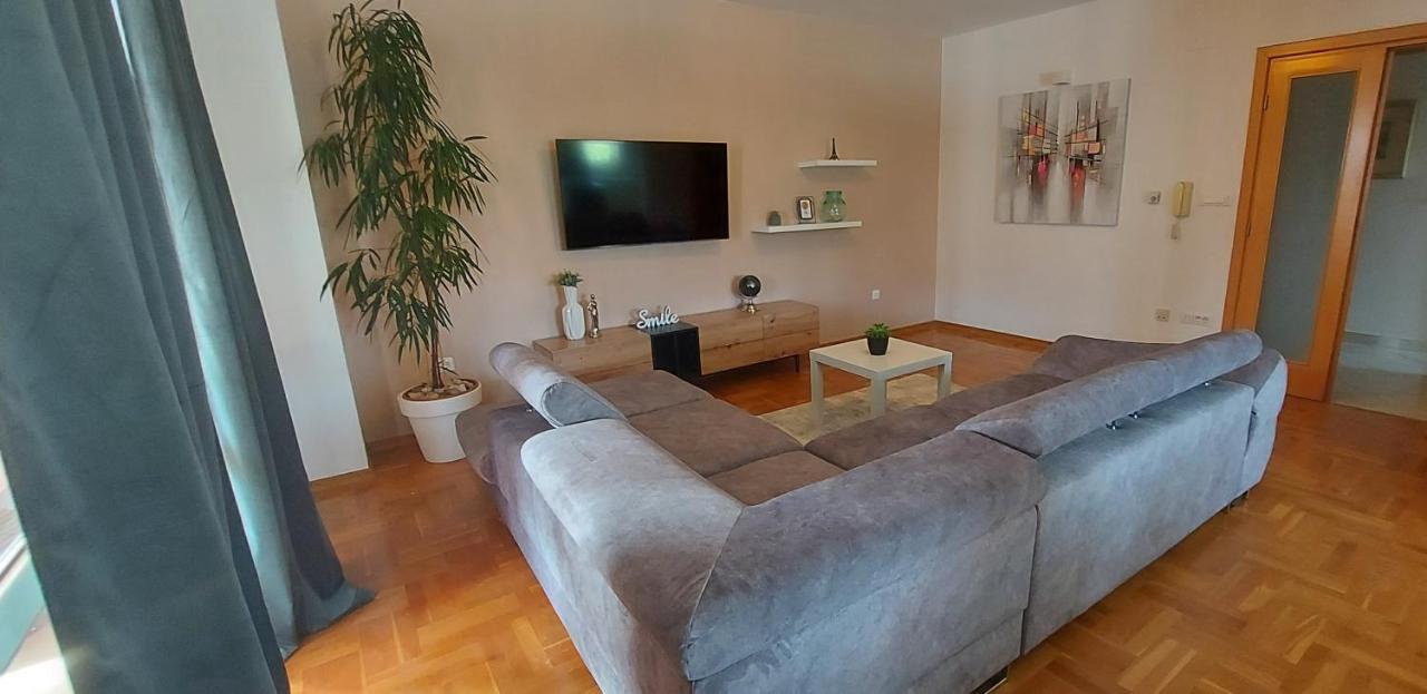 Apartments Tomic Biograd Na Moru Exteriör bild
