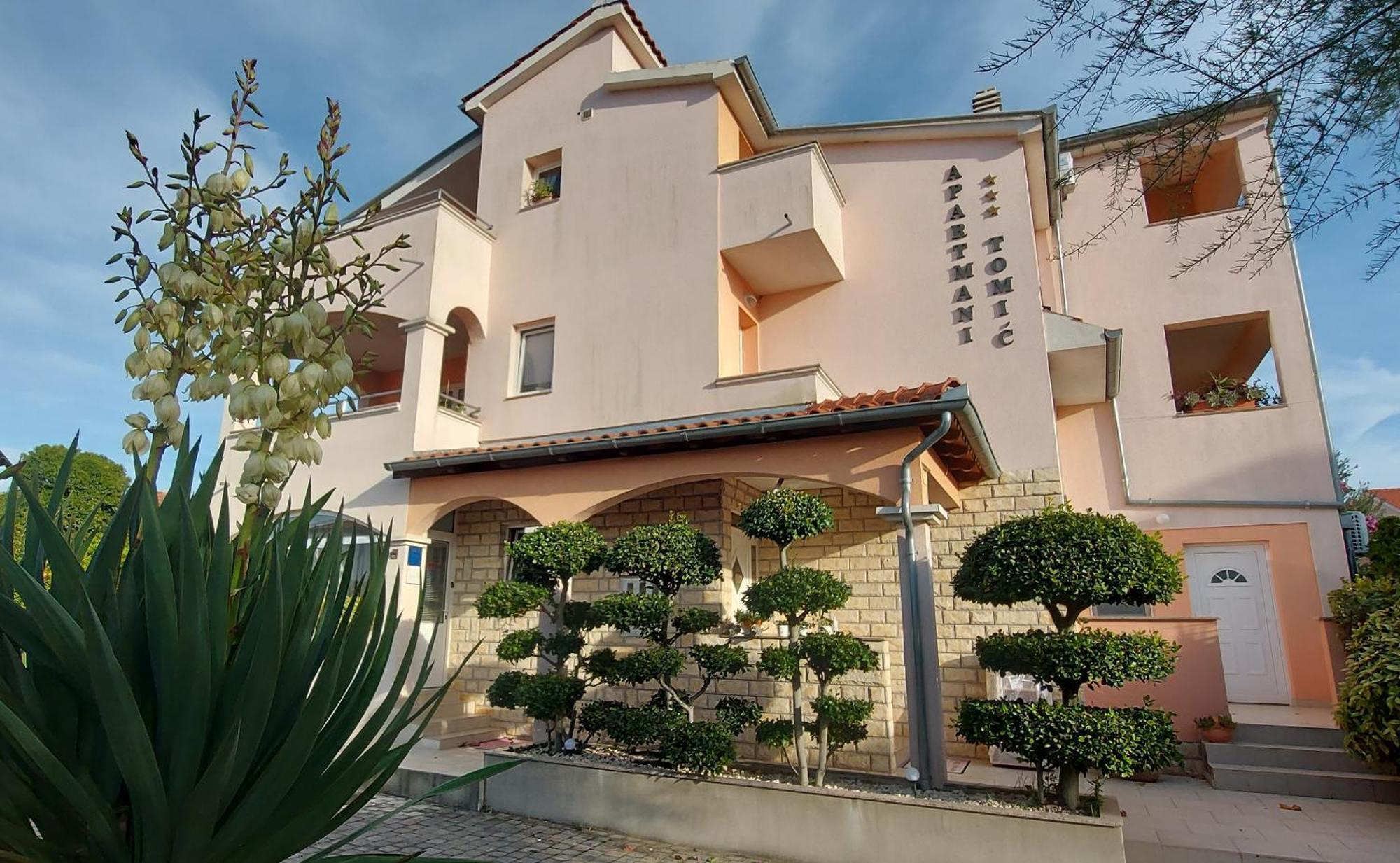Apartments Tomic Biograd Na Moru Exteriör bild