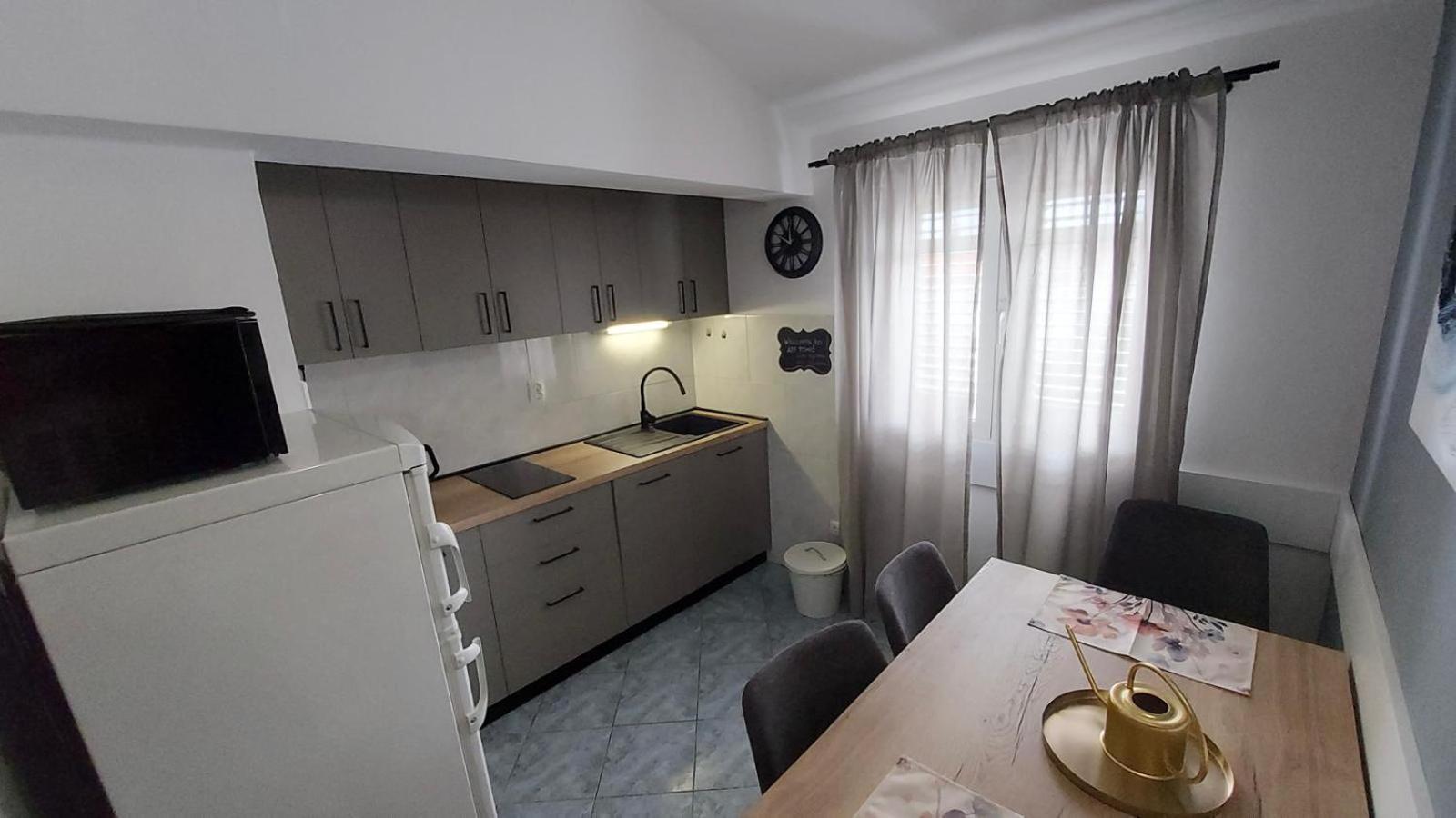 Apartments Tomic Biograd Na Moru Exteriör bild